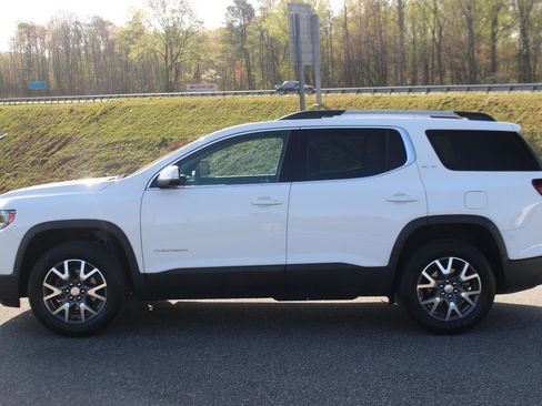 Used 2023 GMC Acadia SLE w/ Driver Convenience Package FWD image 4