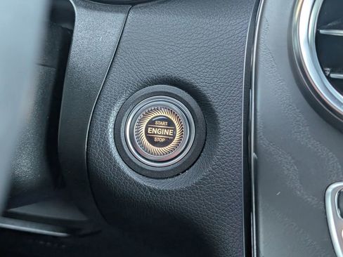 Used 2022 Mercedes-Benz GLC 300 4MATIC image 17