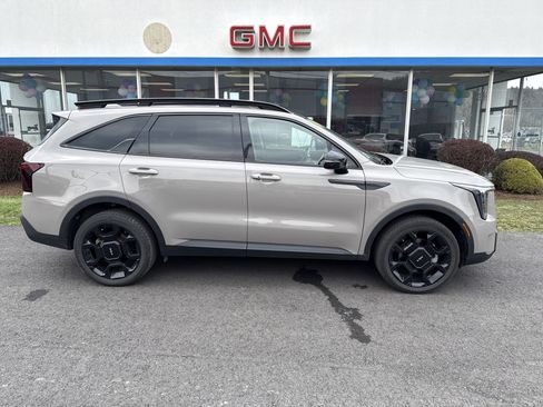 Used 2024 Kia Sorento X-Line EX image 4