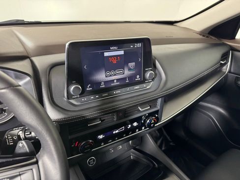 Used 2023 Nissan Rogue SV w/ SV Premium B Package image 24