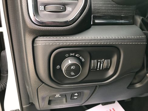 Used 2022 RAM 1500 Limited image 16