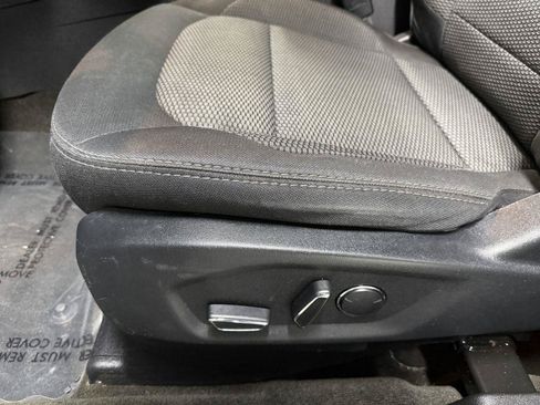Used 2017 Ford Explorer XLT AWD/4WD image 12