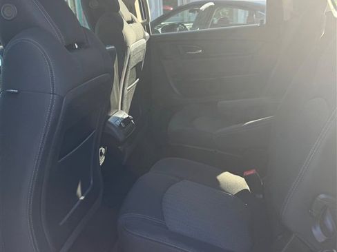 Used 2015 Chevrolet Traverse LT image 10