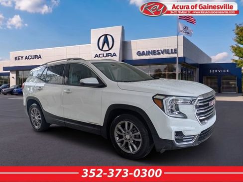 Used 2024 GMC Terrain SLT FWD image 1