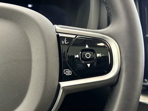 Certified 2025 Volvo XC60 B5 Plus image 15