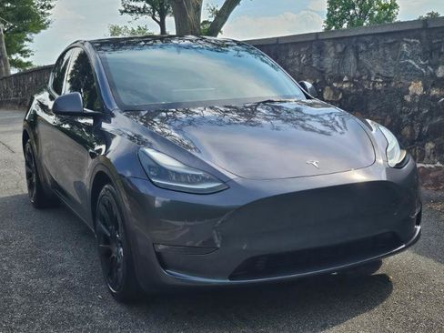 Used 2023 Tesla Model Y Long Range AWD/4WD image 13