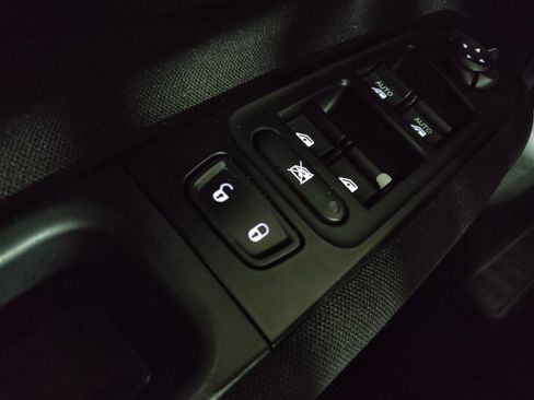 Used 2020 Jeep Renegade Sport image 27