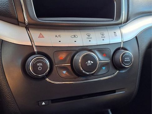 Used 2017 Dodge Journey SE w/ Flexible Seating Group FWD image 8
