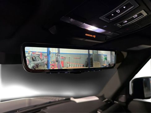 Used 2022 Land Rover Defender 110 SE image 22