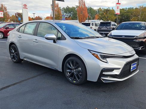 New 2026 Toyota Corolla SE image 3