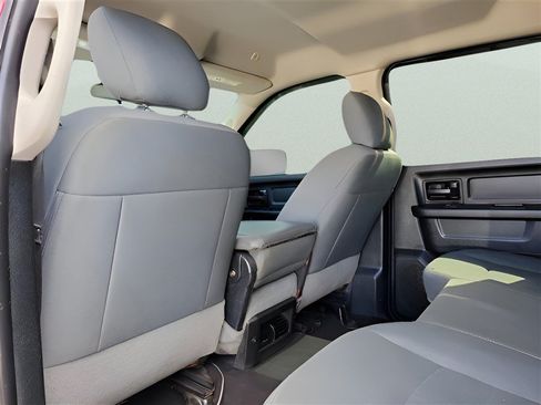 Used 2018 RAM 1500 Express w/ Express Value Package RWD image 8