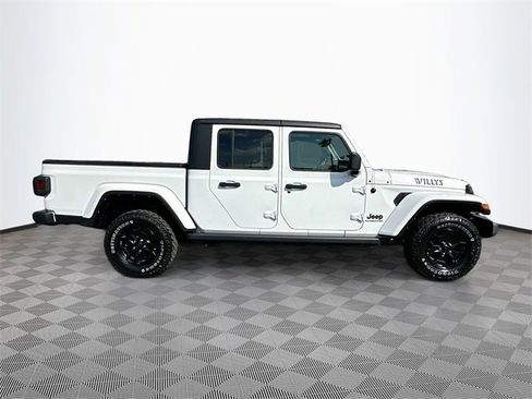 Used 2021 Jeep Gladiator Willys image 8