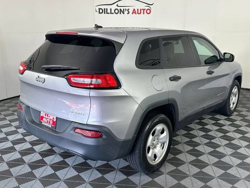 Used 2017 Jeep Cherokee Sport AWD/4WD image 7