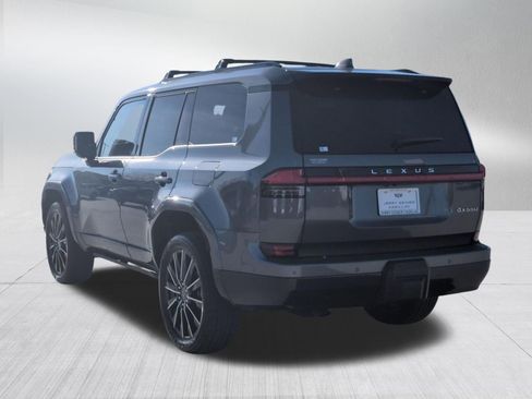 Used 2024 Lexus GX 550 w/ Accessory Package (2T) image 4