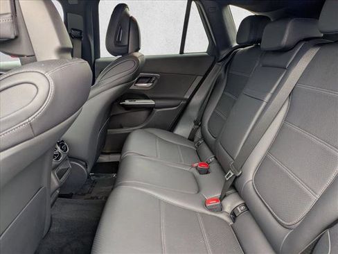 Certified 2025 Mercedes-Benz GLC 300 image 19