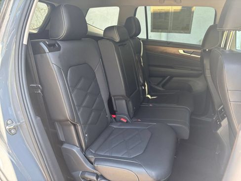 Used 2026 Volkswagen Atlas SE FWD image 37