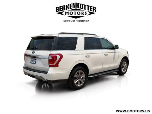 Used 2018 Ford Expedition XLT w/ Equipment Group 202A AWD/4WD image 3
