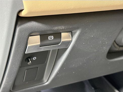 Certified 2026 Land Rover Defender 110 X-Dynamic SE AWD/4WD image 10