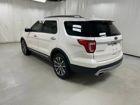 Used 2017 Ford Explorer Platinum AWD/4WD image 7