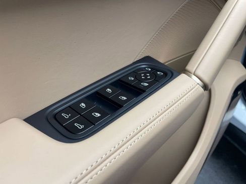 New 2026 Porsche Cayenne Coupe AWD/4WD image 20