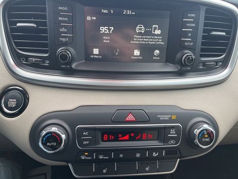 Used 2020 Kia Sorento EX image 18
