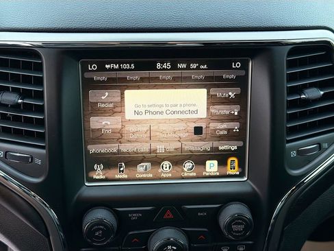 Used 2017 Jeep Grand Cherokee Altitude image 32