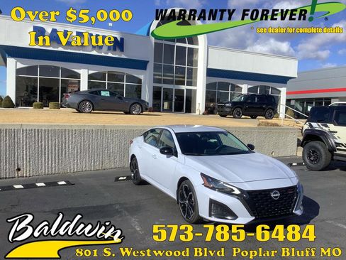 Used 2025 Nissan Altima 2.5 SR image 1