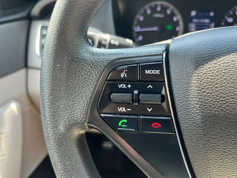 Used 2017 Hyundai Sonata SE FWD image 16