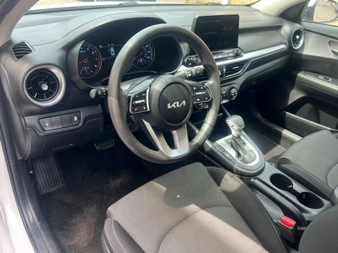 Used 2022 Kia Forte LXS FWD image 14