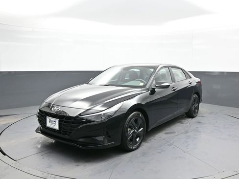 Certified 2023 Hyundai Elantra SEL w/ Cargo Package image 1