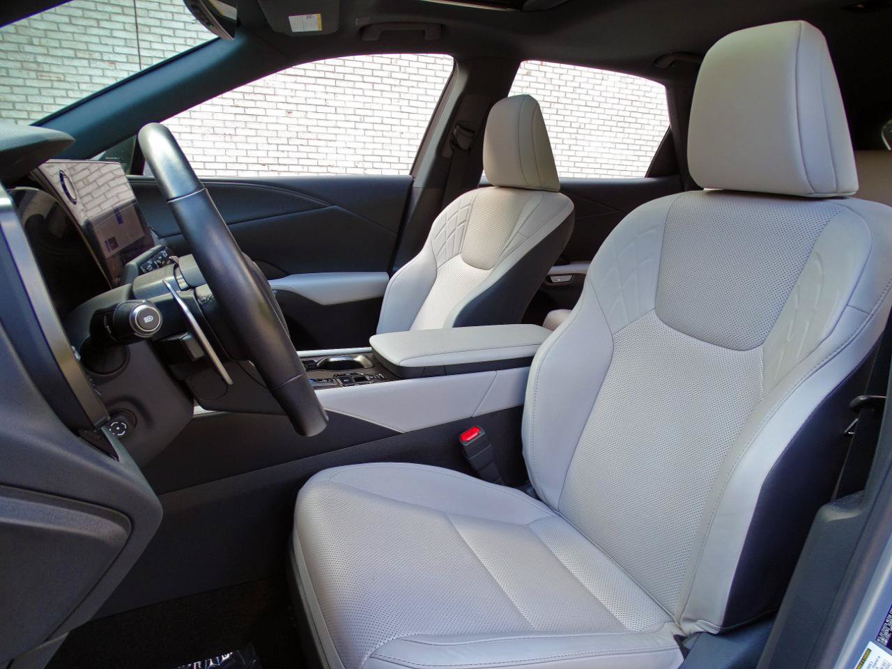 Used 2024 Lexus RX 350 Premium w/ Accessory Package (Z1) FWD image 12