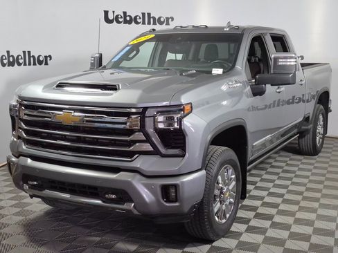Used 2024 Chevrolet Silverado 3500 High Country w/ Technology Package image 3