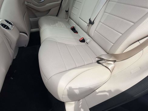 Used 2022 Mercedes-Benz GLC 300 4MATIC image 32