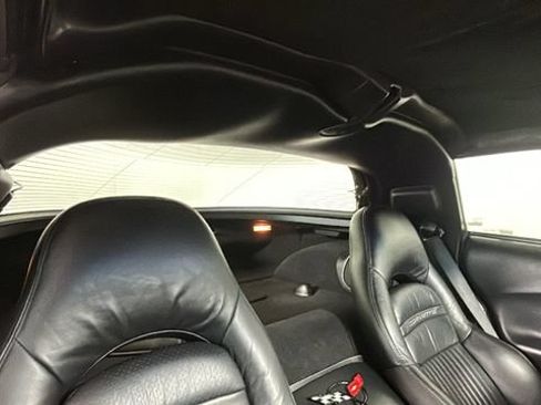 Used 2004 Chevrolet Corvette Coupe RWD image 26