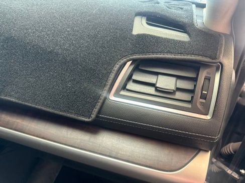 Used 2018 Subaru Outback 2.5i Limited AWD/4WD image 9
