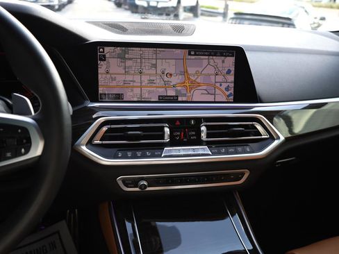 Used 2019 BMW X5 xDrive50i w/ M Sport Package AWD/4WD image 10