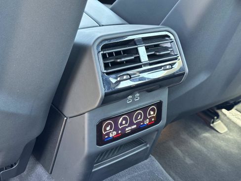 Used 2026 BMW M5 w/ Carbon Package AWD/4WD image 30