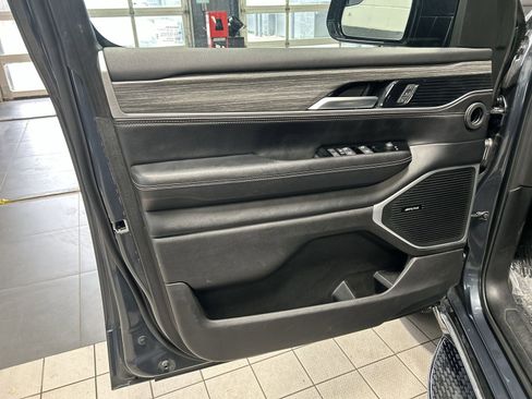 Used 2024 Jeep Wagoneer Series II AWD/4WD image 24