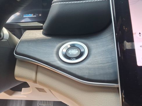 Used 2023 Jeep Grand Cherokee L Limited RWD image 25
