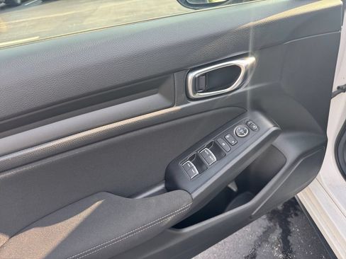 Certified 2025 Honda Civic Sport image 21
