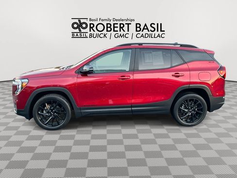 Used 2023 GMC Terrain SLE w/ Driver Convenience Package AWD/4WD image 5