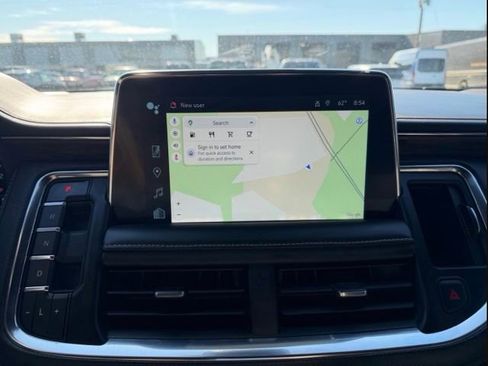 Used 2023 Chevrolet Suburban Premier image 21