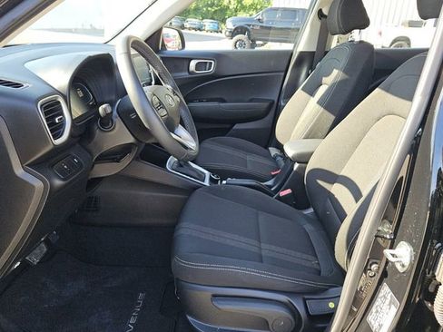 Used 2024 Hyundai Venue SEL FWD image 10