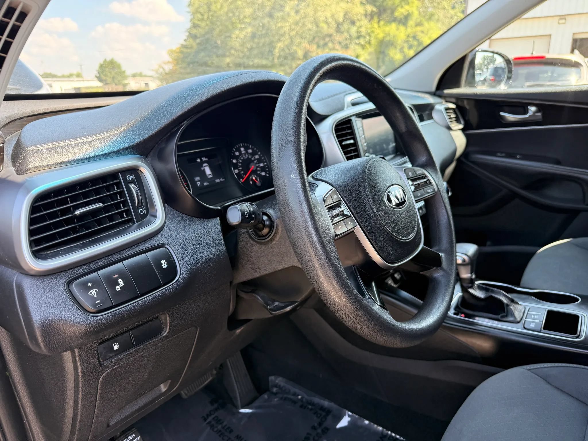Used 2020 Kia Sorento LX AWD/4WD image 17