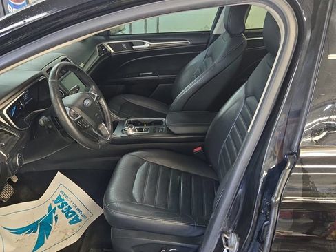 Used 2018 Ford Fusion SE w/ Fusion SE Technology Package FWD image 6