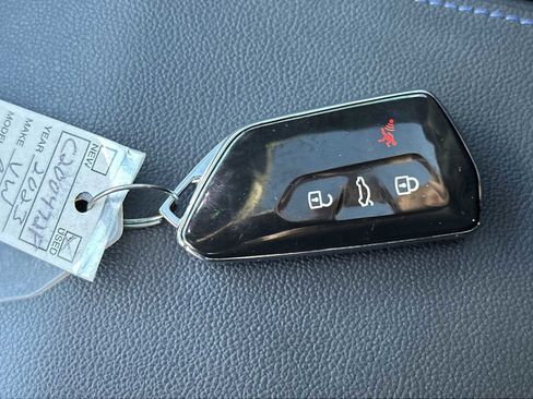 Used 2023 Volkswagen Golf R image 27