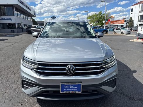 Used 2023 Volkswagen Tiguan SE AWD/4WD image 2