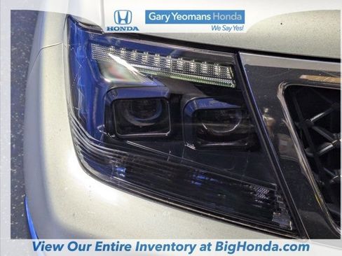 Used 2019 Nissan Frontier SL image 10