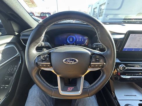 Used 2022 Ford Explorer ST image 13