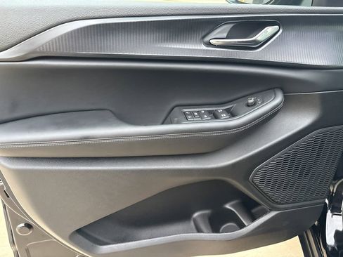 New 2025 Jeep Grand Cherokee Laredo X w/ Luxury Tech Group I image 11